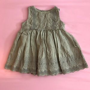 INFANT GIRL SLEEVELESS DRESS : SIZE 3-6 MONTHS
